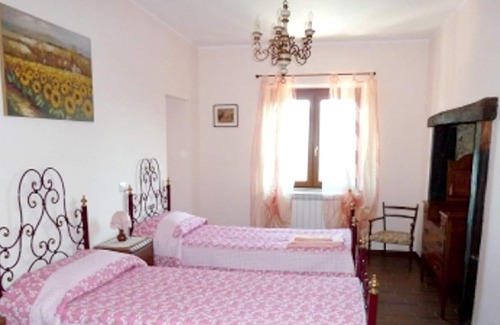 Barga Villa | Homerez - Spacious villa for 5 ppl. with garden and terrace at Barga