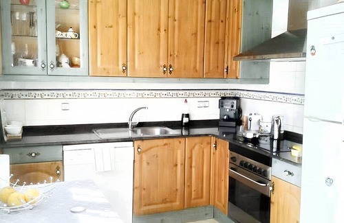 Creixell House | Homerez - Sunny house in Creixell with terrace and parking