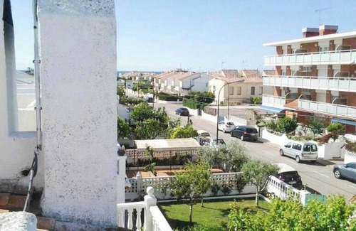 Creixell House | Homerez - Sunny house in Creixell with terrace and parking