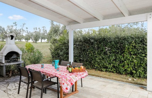 Cupra Marittima Villa | Homerez - Villa for 11 ppl. with swimming-pool and sea view at Cupra Marittima