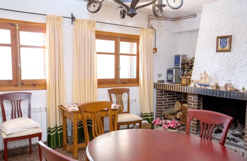 Chulilla Villa | Homerez - Villa for 12 ppl. with swimming-pool, garden and terrace at Chulilla
