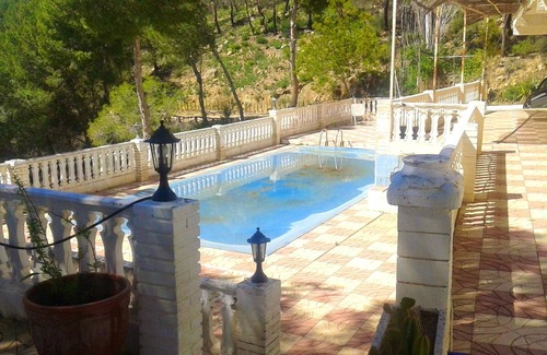 Chulilla Villa | Homerez - Villa for 12 ppl. with swimming-pool, garden and terrace at Chulilla