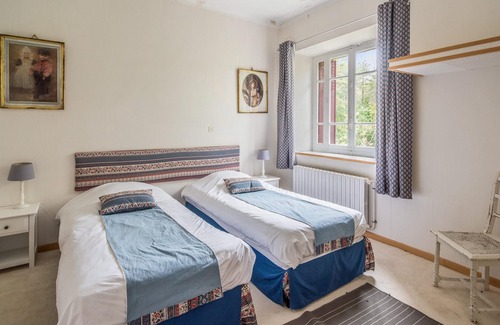 Salies Villa | Homerez - Villa for 12 ppl. with swimming-pool, garden and terrace at Salies