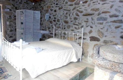 Molares Villa | Homerez - Villa for 13 ppl. with swimming-pool, garden and balcony at Molares