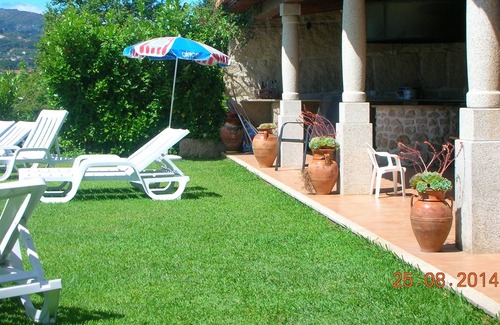 Pedraca Villa | Homerez - Villa for 5 ppl. with shared pool, jacuzzi and garden at Pedraça