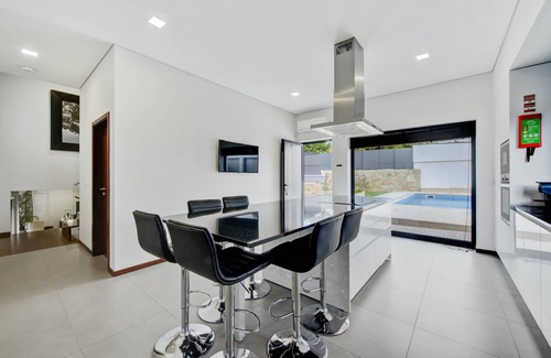 Esposende Villa | Homerez - Villa for 6 ppl. with swimming-pool, garden and terrace at Esposende