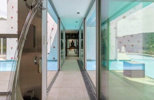 Saint-Desirat Villa | Homerez - Villa for 8 ppl. with swimming-pool and jacuzzi at Saint Désirat