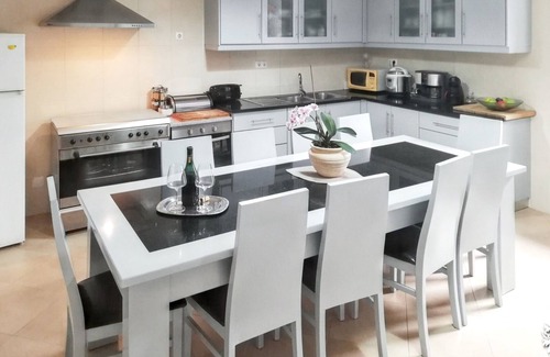 Penedono Villa | Homerez - Villa Penedono, mountain view
