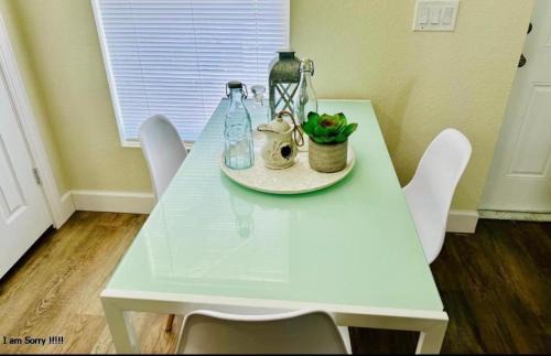 Westminister House | HOMERUN STAY by JetBlue Park