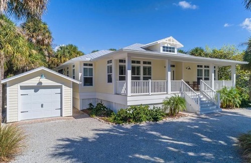 Golden Beach House | Homes- 231 Wheeler