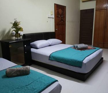 Kampung Lubok Peringgi Villa | HOMESTAY ALORSETAR TOWNCENTRE by ASTARILA GUESTHOUSE-AmanCentral -iSLAM SAHAJA - 2storey Banglo, Private Pool, BBQ area & sports - max 30pax