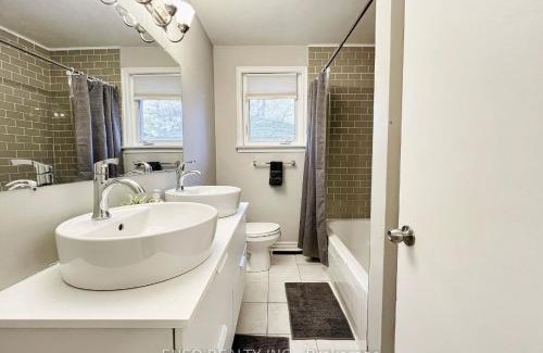 Markham House | Homestay at Markham