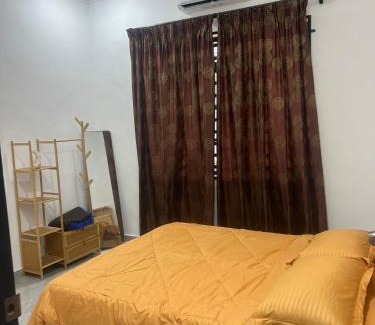 Kampung Pengkalan Maras House | HOMESTAY BAJET AL-KAUTSAR BANGLO 3 BILIK BERDEKATAN UNISZA, UMT, IPG, MRSM KT, AIRPORT, Kuala Nerus