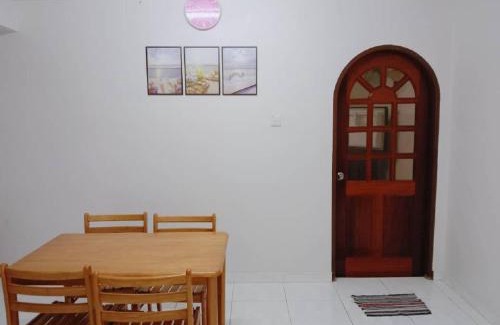 Taman Bukit Katil House | Homestay Bukit Katil Melaka 10Pax 3R3B