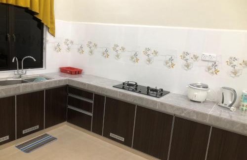 Kampung Gelong Bilal House | HOMESTAY CIK PHIA