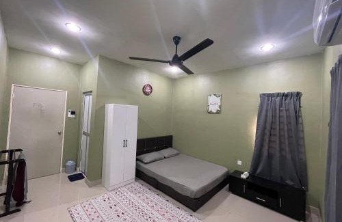 Pekan House | Homestay Farish Pantai Lagenda
