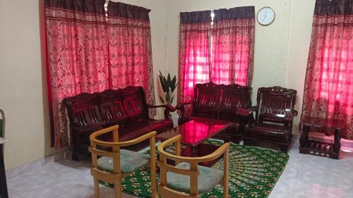Simpang Kenyum House | Homestay Haji Hamid