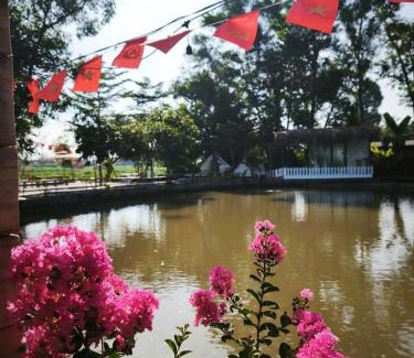 Cu Chi Cabin | Homestay Mẹ khang 2 - Room lake view
