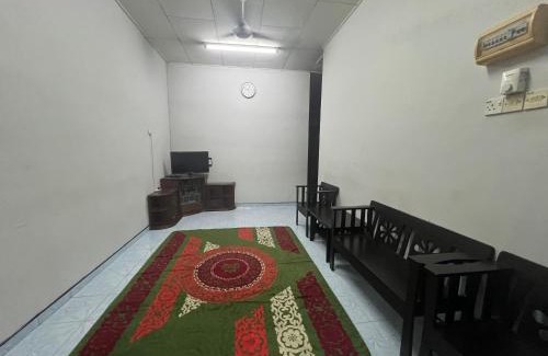 Kampung Pulau Nyior House | HOMESTAY NO.45