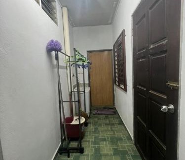 Kampung Pulau Nyior House | HOMESTAY NO.45