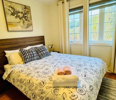 Whitby House | Homestay- private room and bathroom