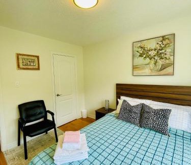 Whitby House | Homestay- private room and bathroom