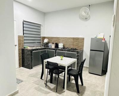 Mersing House | Homestay Rumah Kuning