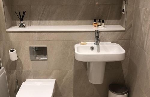 Fulham House | Homestay SW6 Near Central London! A Plus Double Bed and Private Bath