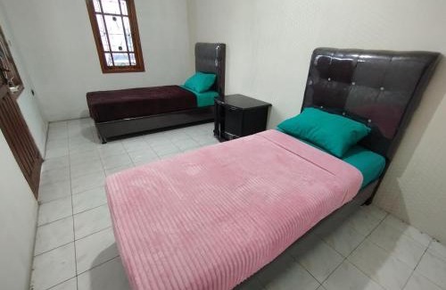 Bukittinggi House | Homestay Syariah Rumah Umi