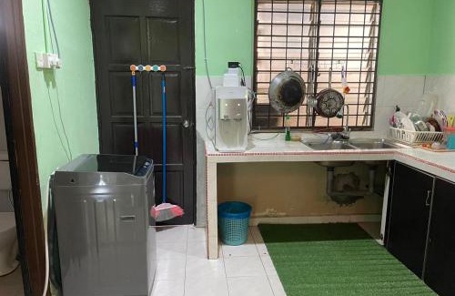 Paka House | Homestay Taman Delima Paka