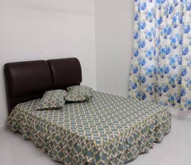 Kampung Bintong House | Homestay Usrati 17J (untuk muslims sahaja)