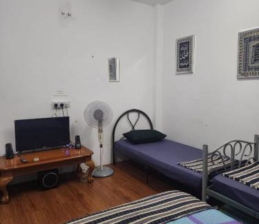 Gelugor House | Homestay Zaishazali
