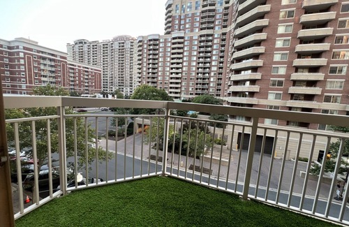 Ballston Apartment | Homestead Charm Arlington King bd