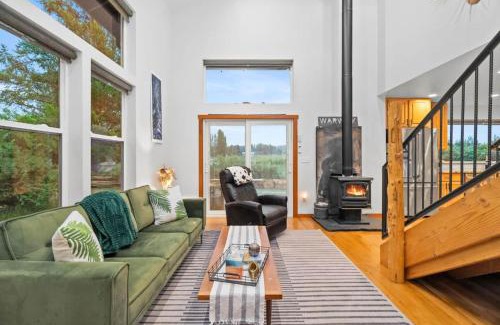 Port Angeles House | Homestead Villa - Hottub & Sauna Retreat