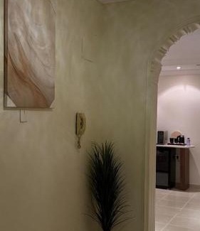 Hera Street Apartment | HomeSuiet