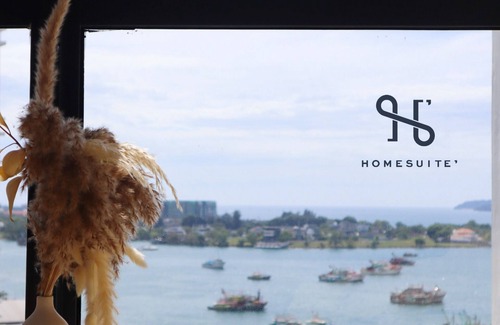 Downtown Kota Kinabalu Condo | Homesuite' Home at The Shore KK