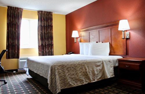 Longview Hotel | HomeTown Inn & Suites