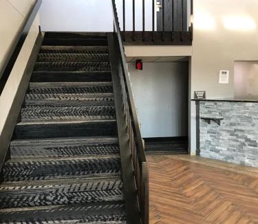 Clearwater Hotel | HomeTown Inn