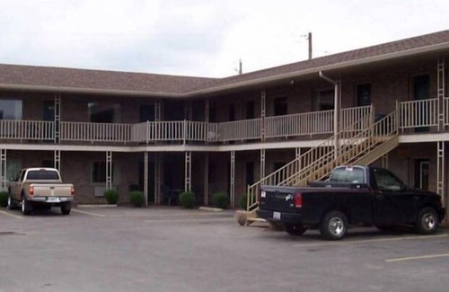 Morganfield Hotel | Hometown Inn