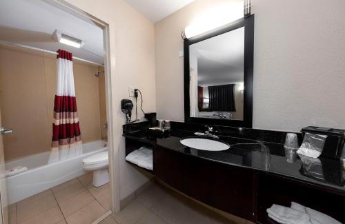 Bordentown Hotel | HomeTowne Studios by Red Roof Bordentown - McGuire AFB