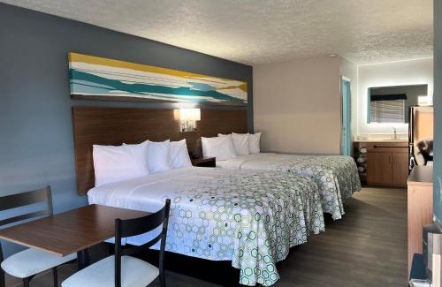 Georgetown Hotel | HomeTowne Studios by Red Roof Georgetown, KY