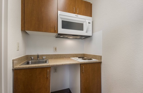Mesquite Hotel | HomeTowne Studios by Red Roof Dallas - Mesquite