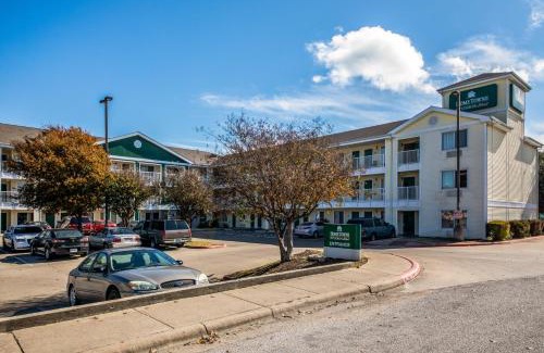 McNeil Hotel | HomeTowne Studios by Red Roof Austin