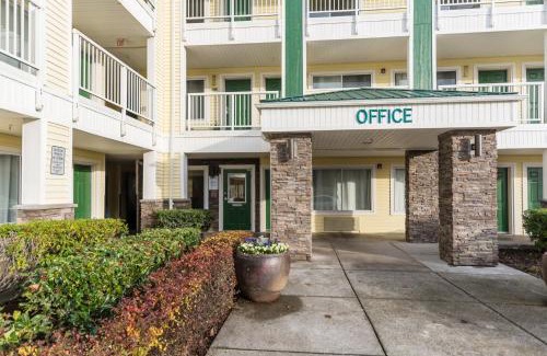 Kent Hotel | HomeTowne Studios by Red Roof Seattle - Kent/Des Moines