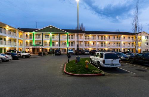 Kent Hotel | HomeTowne Studios by Red Roof Seattle - Kent/Des Moines