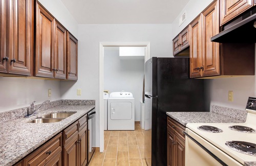 Madison Hotel | HomeTowne Studios by Red Roof Huntsville - Madison