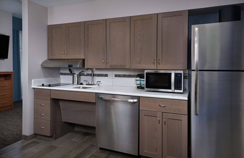 Oakley Hotel | Homewood Suites by Hilton Cincinnati-Midtown, OH