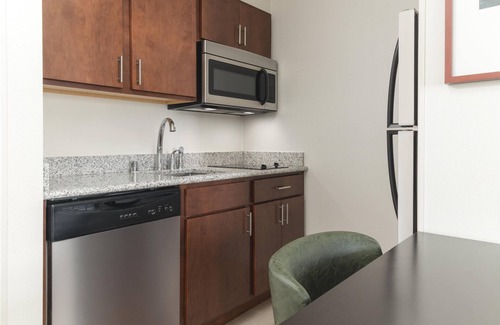 Milwaukee Hotel | Homewood Suites by Hilton Wauwatosa Milwaukee