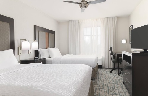 Milwaukee Hotel | Homewood Suites by Hilton Wauwatosa Milwaukee