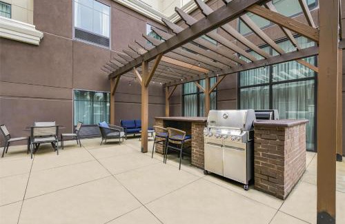 Huntsville Hotel | Homewood Suites by Hilton Huntsville-Downtown